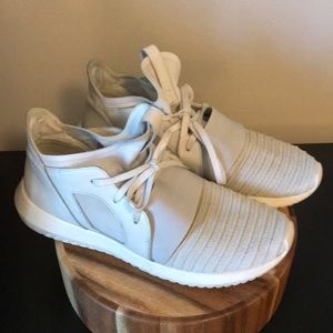 Fresh white ADIDAS tubular Sneakers